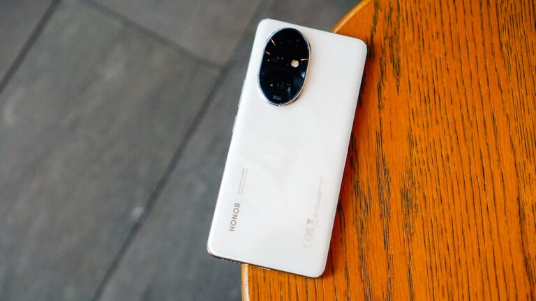 Honor 300 Ultra’nın performans canavarı özellikleri ve tasarımı belli oldu