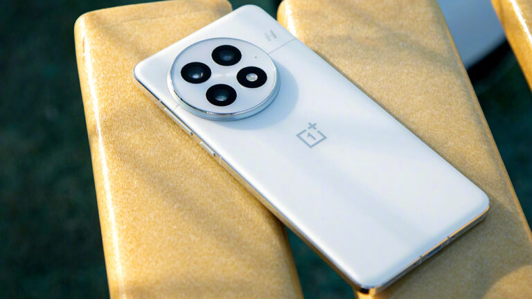 OnePlus, Snapdragon 8 Elite’li kompakt bir telefonla geliyor