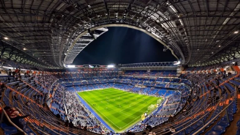Real Madrid, Apple Vision Pro ile stadyumu evinize getiriyor!