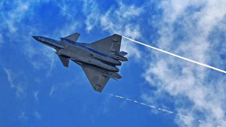 Airshow China 2024 başladı: Çin’in J-35 savaş uçağı F-35’e rakip olabilir mi?