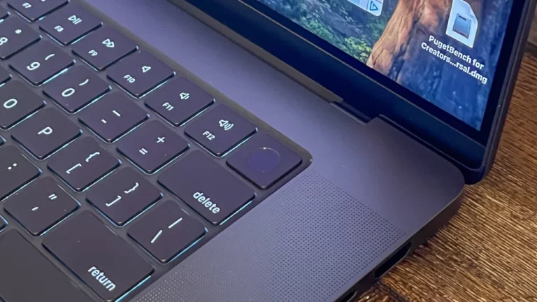 OLED MacBook geliyor mu? Apple LG ve Samsung’dan büyük OLED ekran istiyor!