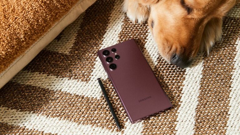 Galaxy S22 kullanıcıları dikkat: Son güncelleme cihazı çökertiyor!