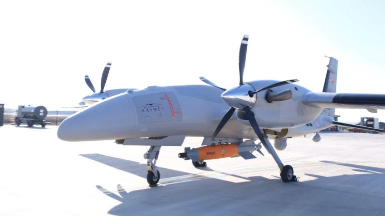 Bayraktar Akıncı, GÖKÇE Yeni Nesil Güdüm Kiti ile tam isabet sağladı!