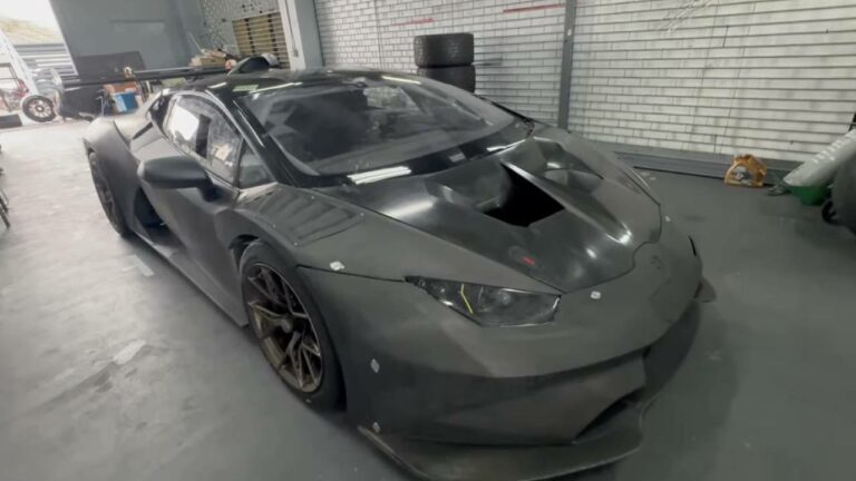 Şaka değil: Lamborghini’ye Honda Civic motoru taktılar!