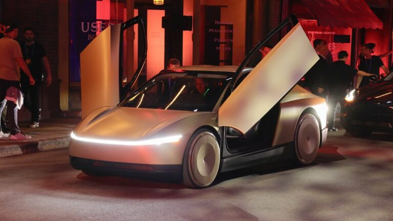 Elon Musk, Tesla’nın otonom sürüş hizmeti için tarih verdi