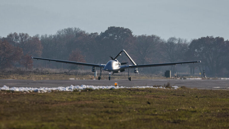 Bayraktar TB3 ilk atış testinde hedefi tam isabet vurdu!