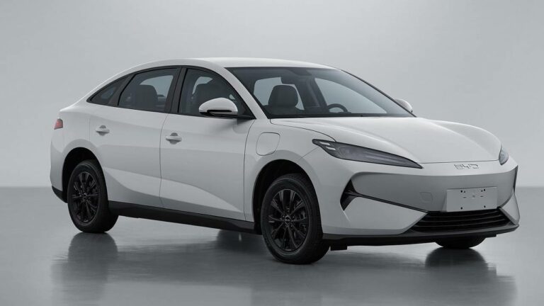 BYD’nin gizemli sedanı Çin’i karıştırdı!