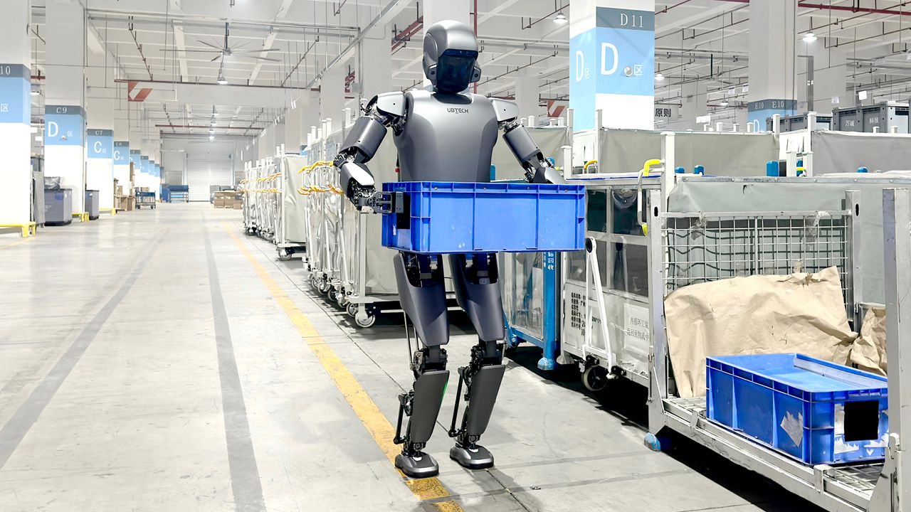 Bilim kurgu filmi gibi: iPhone üretimini insansı robotlar devralıyor