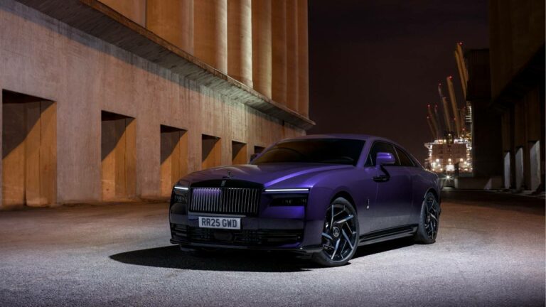 Tarihin en güçlü Rolls-Royce’u tanıtıldı! Black Badge Spectre özellikleri