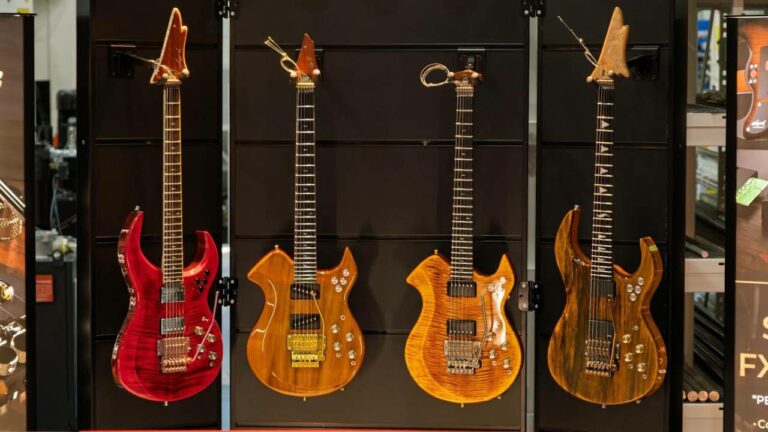 Türkiye’den dünyaya yüksek teknoloji elektro gitar: Shark Guitars