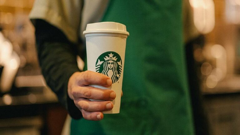 Starbucks, 13 ürünü menüsünden çıkarıyor: İşte kaldırılacak içecekler