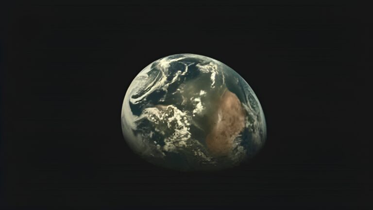 İlk kez paylaşıldı! İşte ABD’nin gizli uzay uçağının çektiği Dünya fotoğrafı