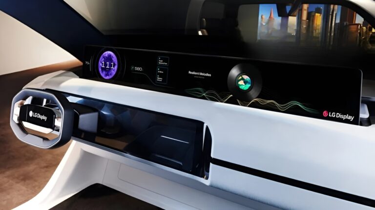 LG, dünyanın ilk 40 inçlik araç içi ekranını tanıttı!