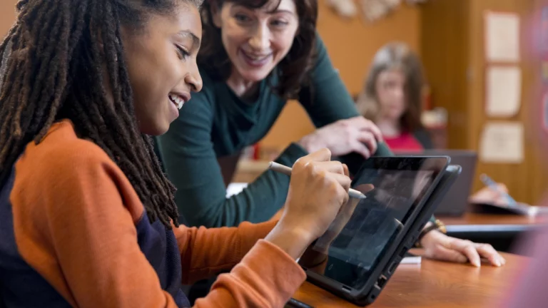 En iyi 5 ücretsiz eğitim platformu