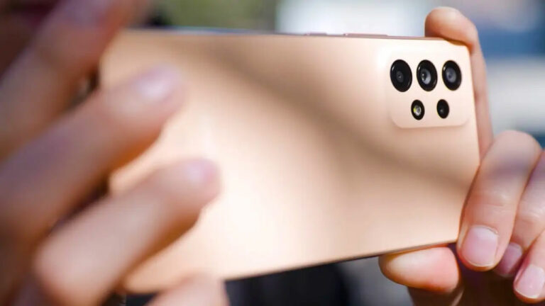 Samsung popüler iki modeli için beklenen güncellemeyi yayınladı!