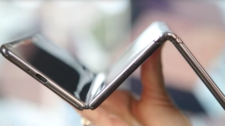 Samsung’un üçe katlanan telefonu beklenenden erken gelebilir!