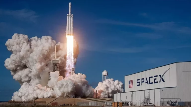 SpaceX, yeni test uçuşunu başarıyla tamamladı