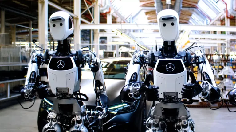 Mercedes robot çalışanları kullanıma aldı