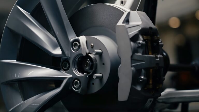 Yeni Tesla model Y’nin fren sistemi artık eskisi gibi değil!