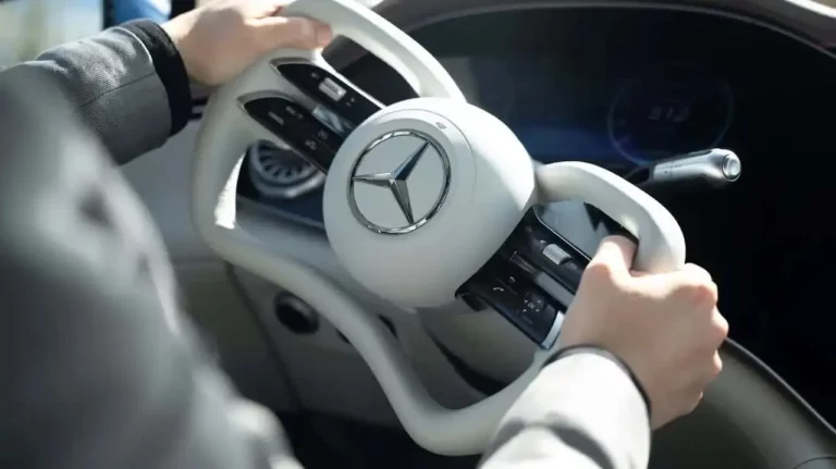Mercedes, yeni direksiyon sistemine geçiyor!