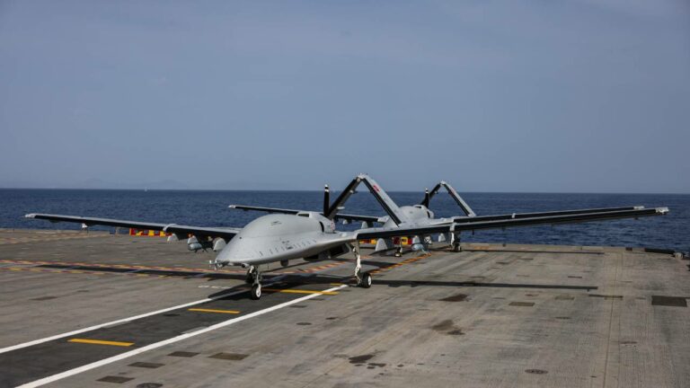 Bayraktar TB3 SİHA’lar TCG Anadolu’ya konuşlandı