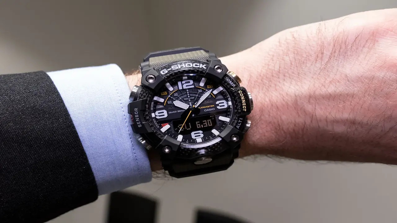 Casio, yeni karbon fiber saat modelini duyurdu.