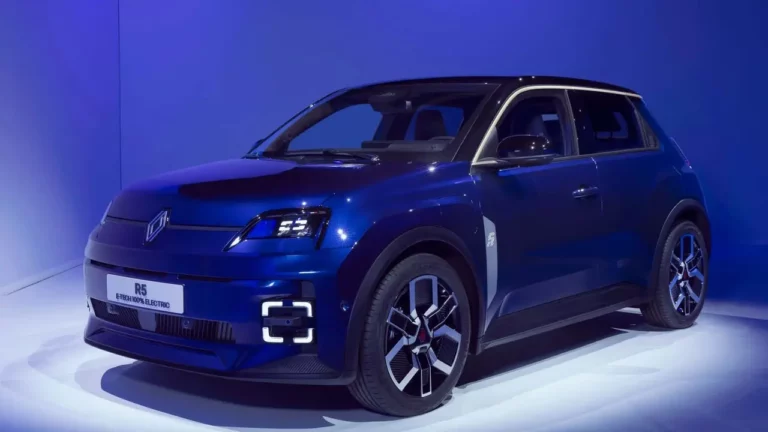 Elektrikli Renault 5, Türkiye pazarına sunuldu!