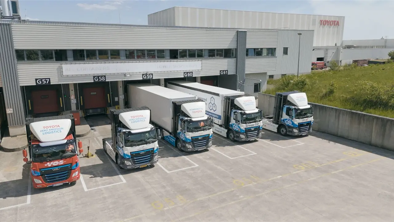 Toyota, hidrojenli kamyonlarını devreye aldı