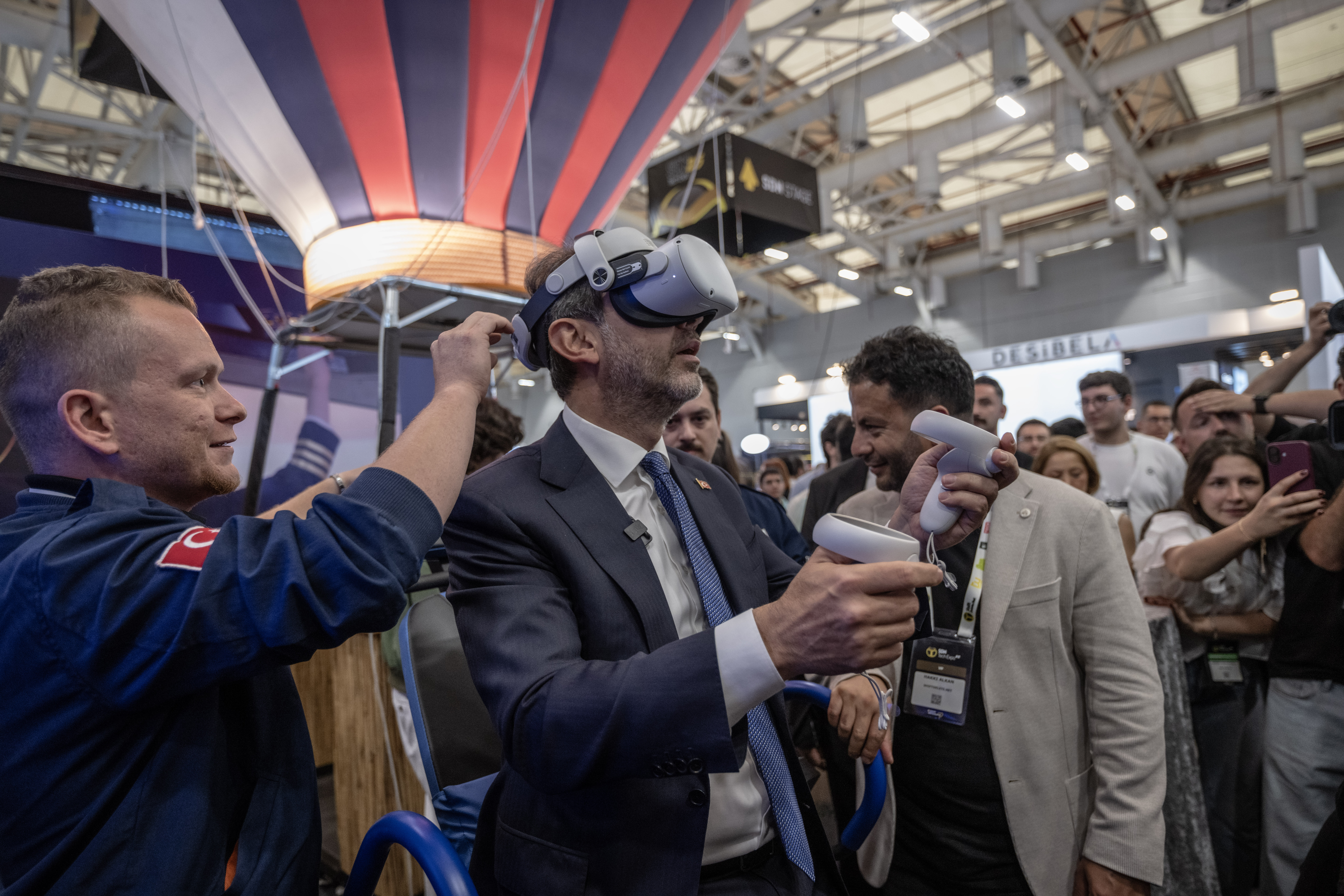 Bakan Bayraktar SDN Tech Expo’da konuştu! Yenilenebilir enerji yatırımları hızlanıyor 2