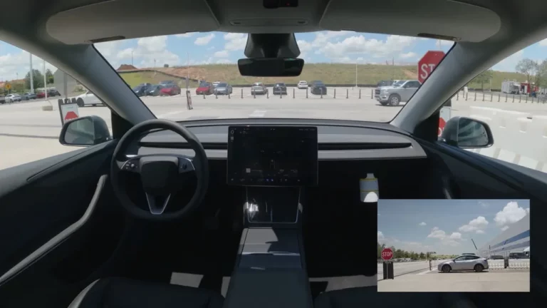 Tesla Model Y, fabrikadan müşteriye otonom olarak ulaştı!