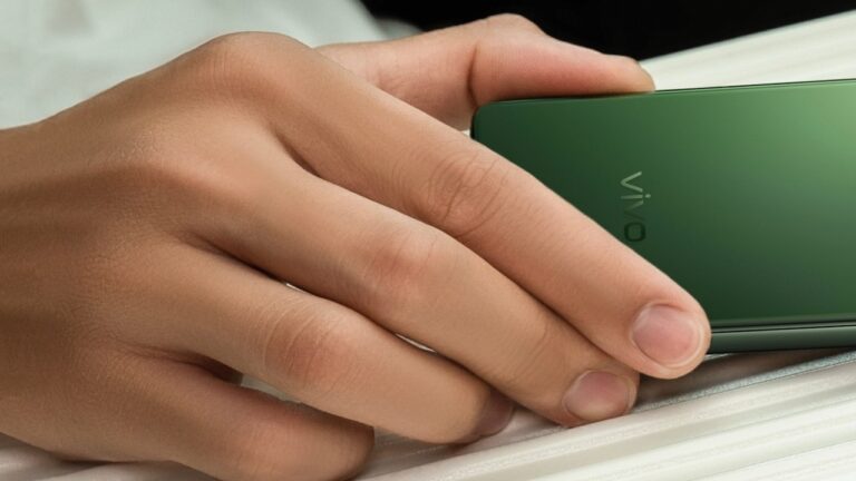 vivo X Fold5: su altında 1000 kez katlanabilen ilk telefon!