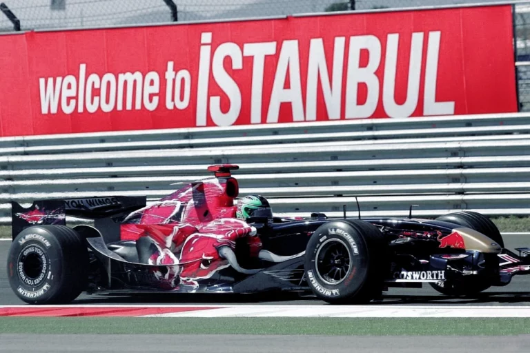 F1 Türkiye topraklarına geri dönüyor! Lewis Hamilton heyecanlı!