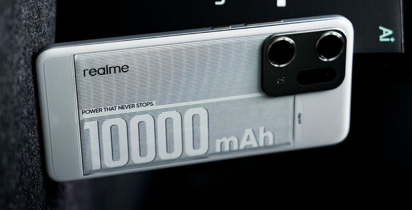 realme, 10 bin mAh bataryalı orta segment akıllı telefonla geliyor
