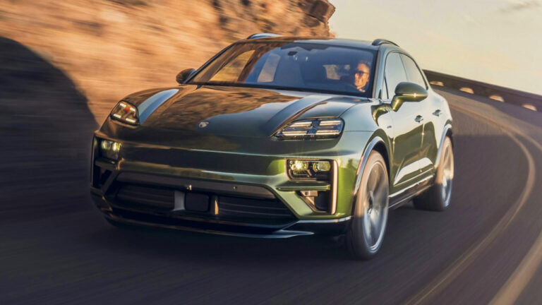 2026 Porsche Macan Electric için yeni özellikler eklendi!
