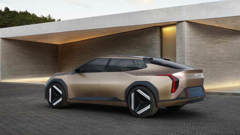 Kia’nın Avrupa’da ürettiği ilk elektrikli araç: EV4!