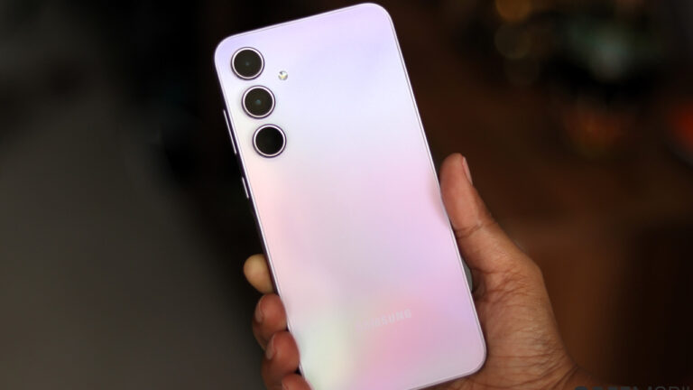 Samsung’dan popüler telefon için One UI 8 beta müjdesi!