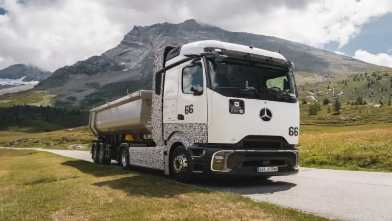 Daimler hidrojenli çekicisi ile geliyor