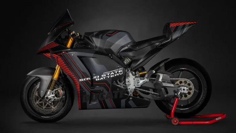Ducati katı hal bataryalı motosikletini tanıttı