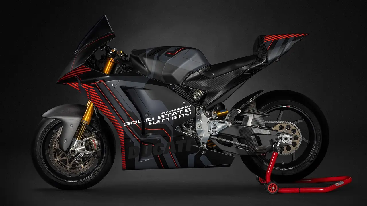 Ducati katı hal bataryalı motosikletini tanıttı