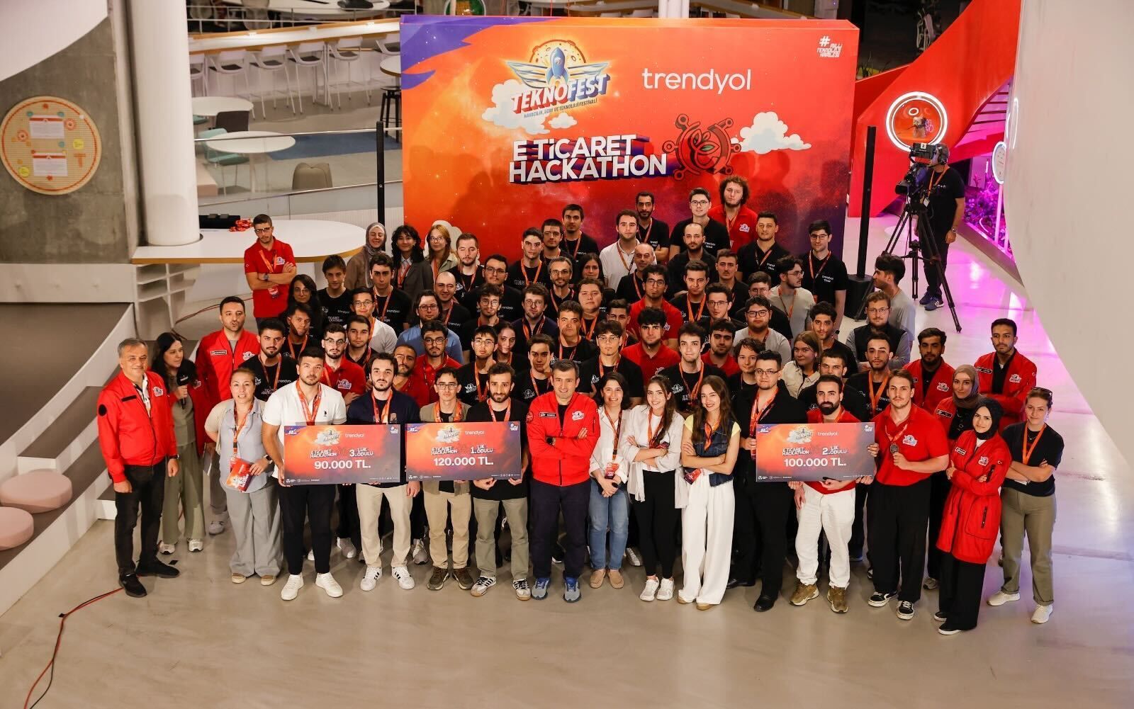 Selçuk Bayraktar Trendyol E-Ticaret Hackathonu Ödül Töreni’nde!