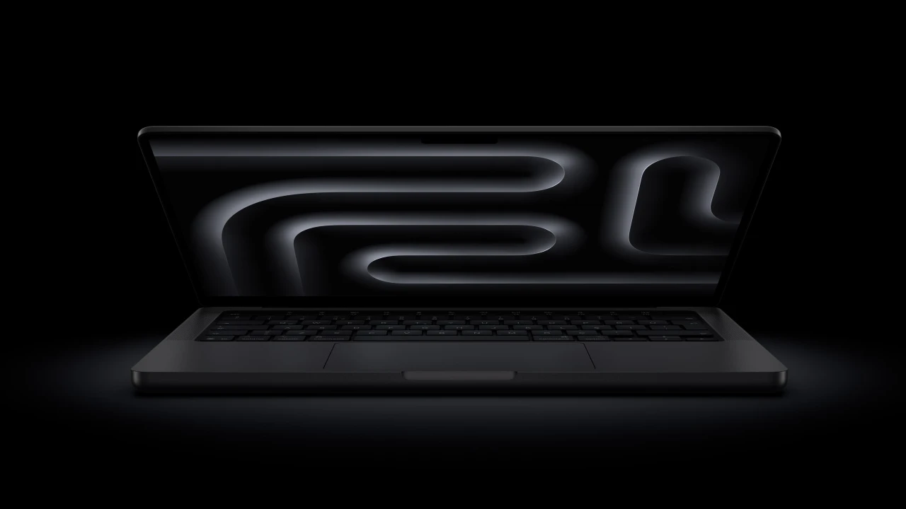 M5 MacBook Pro kutusu güç adaptörü olmadan Avrupa pazarında