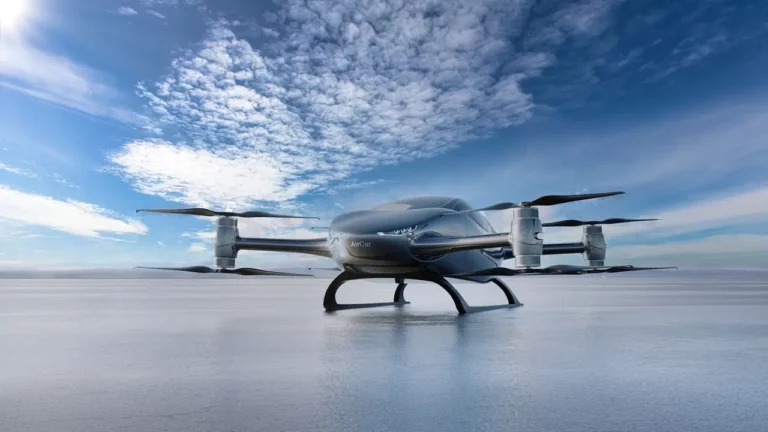 Türkiye’nin ilk uçan arabası ön siparişe açıldı!