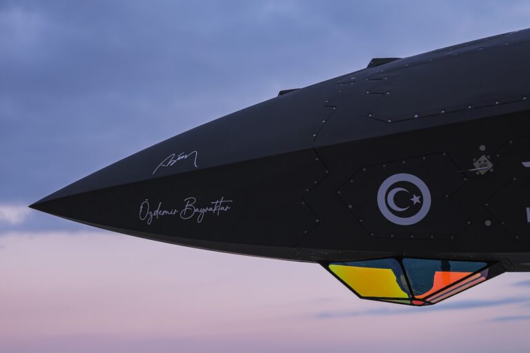 Bayraktar Kızılelma dünyada bir ilke imza attı