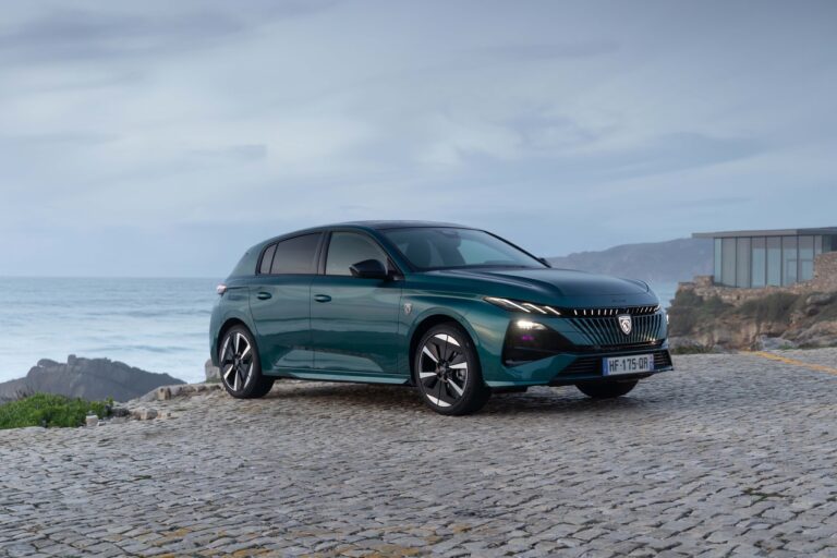 Yeni Peugeot 308 Türkiye’ye geliyor