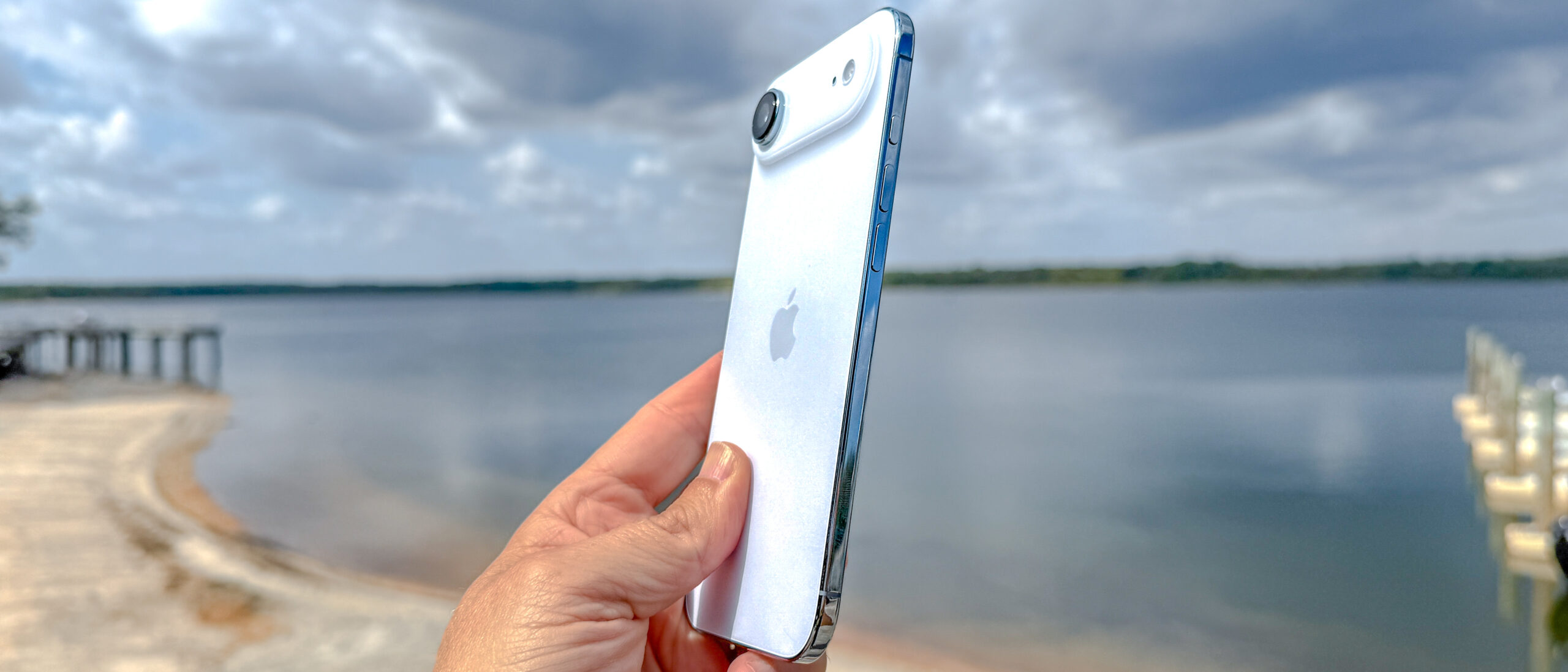 Apple, iPhone Air, Abidur Chowdhury, yapay zeka, tasarım