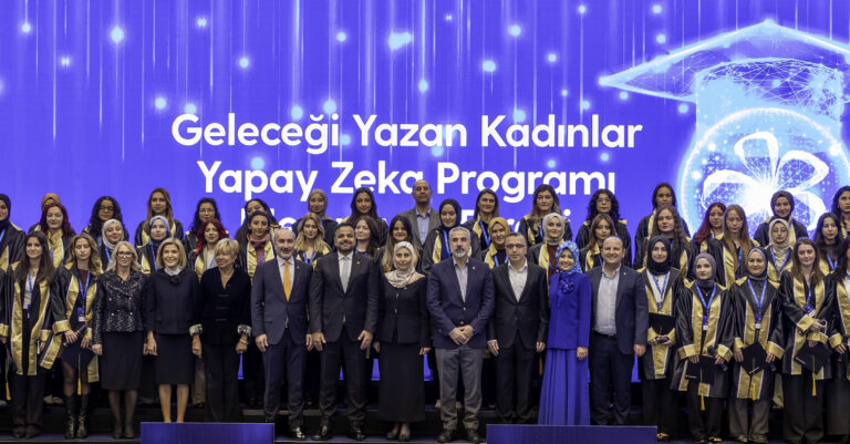 Geleceği Yazan Kadınlar projesi mezunlarını verdi!