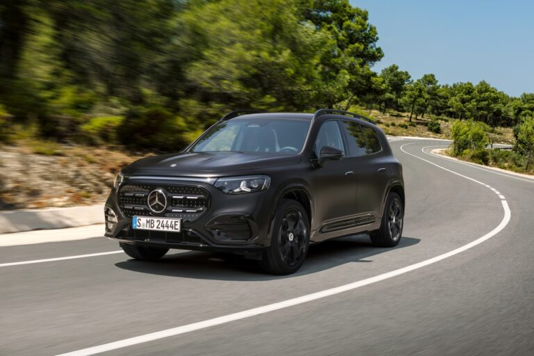Yeni Mercedes-Benz GLB duyuruldu: İşte tasarımı