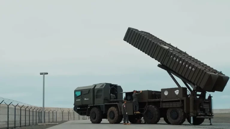 Tayfun füzesi test atışında hedefi 12’den vurdu!