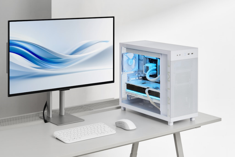 Kompakt Dev Tanıtıldı: ASUS Prime AP303