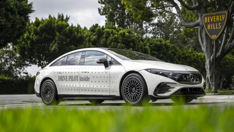 Mercedes-Benz S-Serisi ile Robotaksi Hizmetine Giriyor!